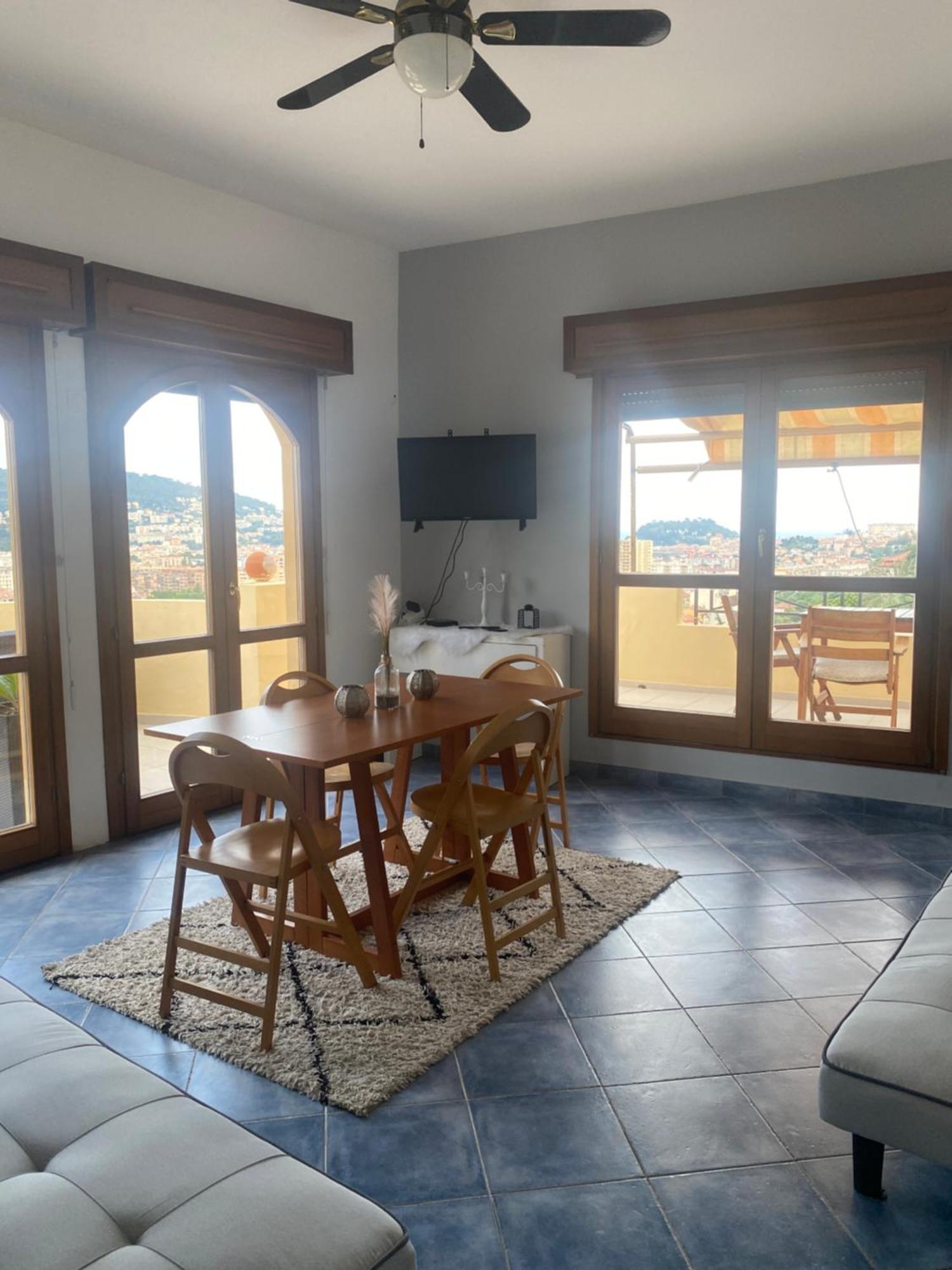 Apartment Appartement-nice 01 Vue - Panoramique Wifi-parking